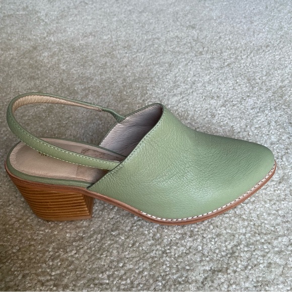 Intentionally Blank Mule Size 39 - Picture 6 of 8